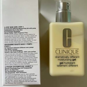 Clinique Dramatically Different Moisturizing Gel